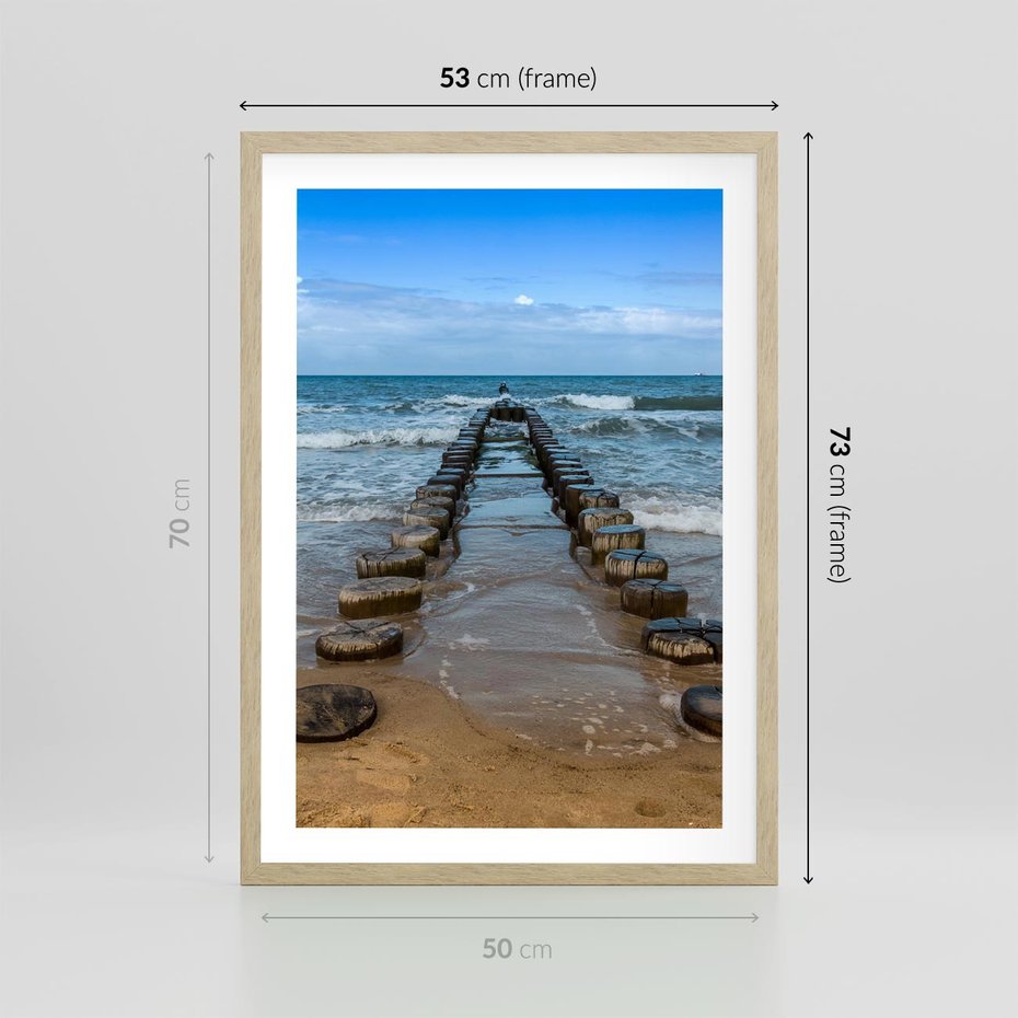 Plakat w ramie 50x70 - Falochron na brzegu morza - falochron, morze - rama drewno