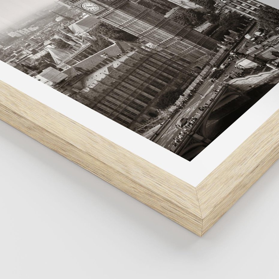 Plakat w ramie 30x40 - Magiczna esencja Londynu: Big Ben i miasto - Big Ben, Londyn - rama drewno
