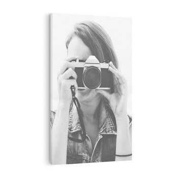 Obraz na płótnie 80x120 - Zrób mi Zdjęcie - fotografia, kobieta z aparatem