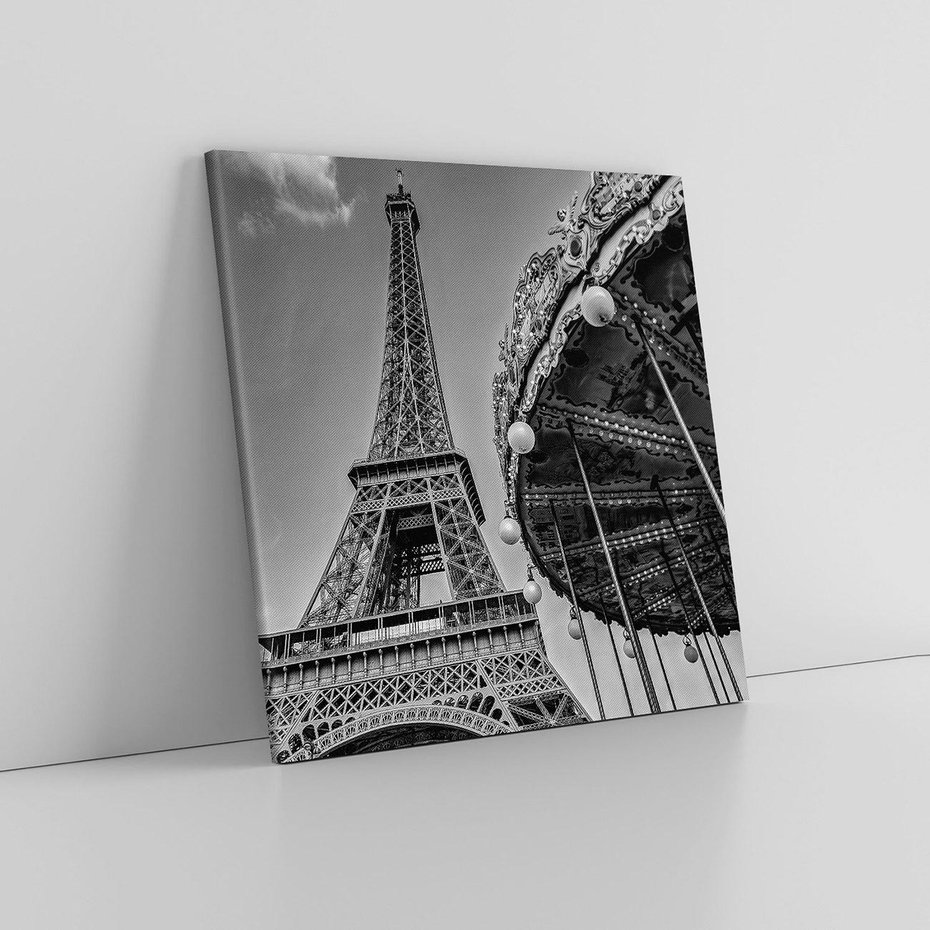Obraz na płótnie 50x50 - Zabawa w Paryżu - czarno białe zdjecie, wieża eiffla