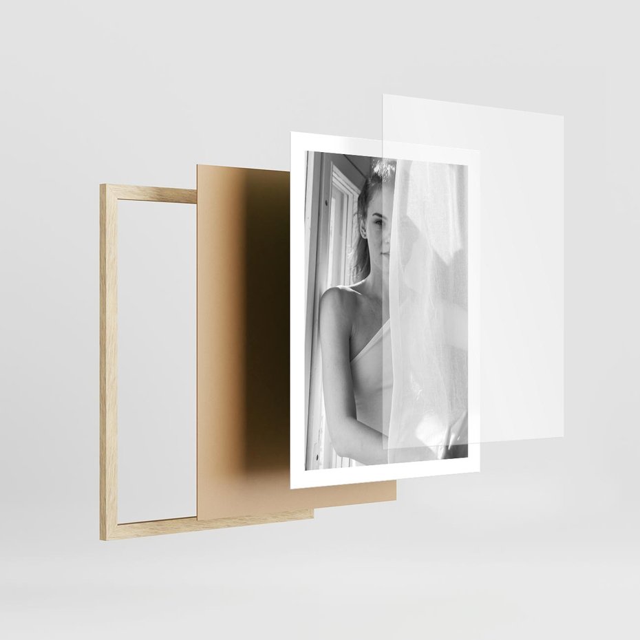 Plakat w ramie 50x70 - Za Firanką - czarno białe zdjecie, piękny portret eterycznej kobiety - rama drewno