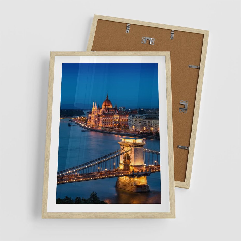 Plakat w ramie 50x70 - Mostowe miasto nocą - miasto, most - rama drewno