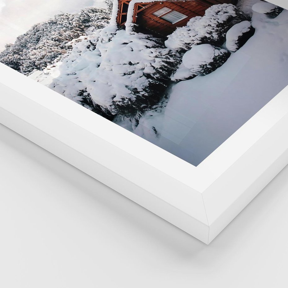 Plakat w ramie 40x50 - Zimowa Idylla w Górach - zima w górach, ośnieżone góry - rama biała