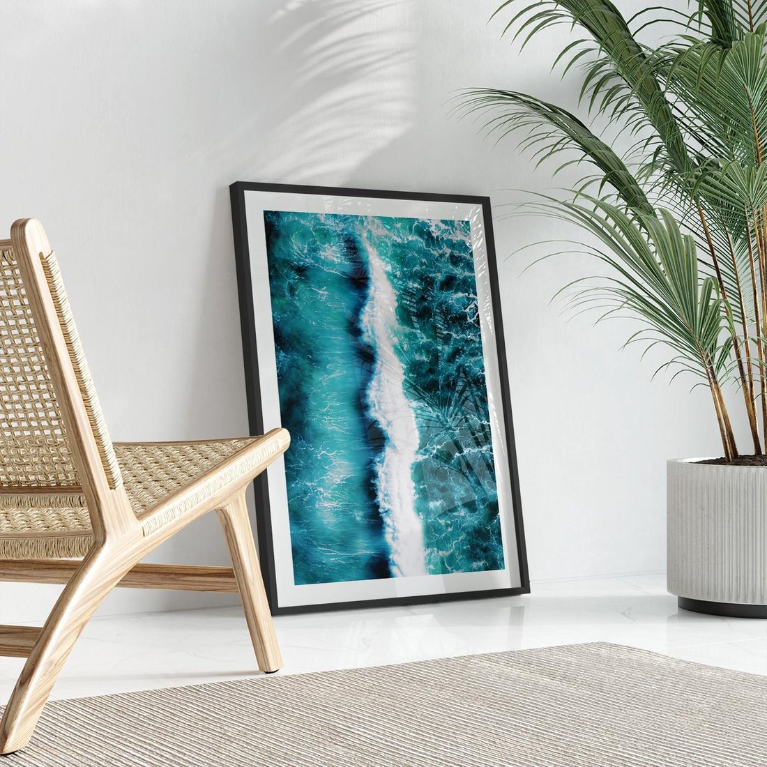 Plakat w ramie 40x50 - Błękitna Siła Oceanu - fale, ocean - rama czarna