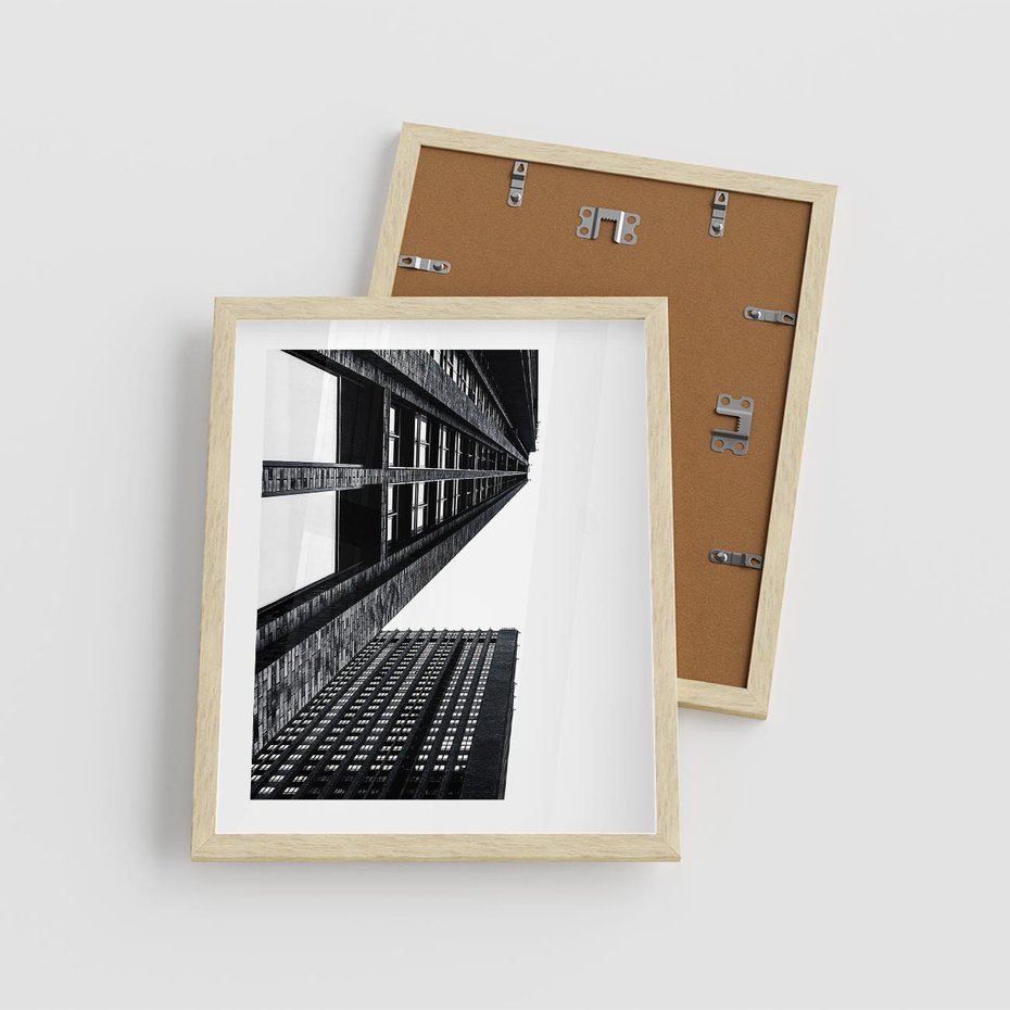 Plakat w ramie 40x50 - Geometryczna Asymetria - architektura, czarno białe zdjęcie - rama drewno