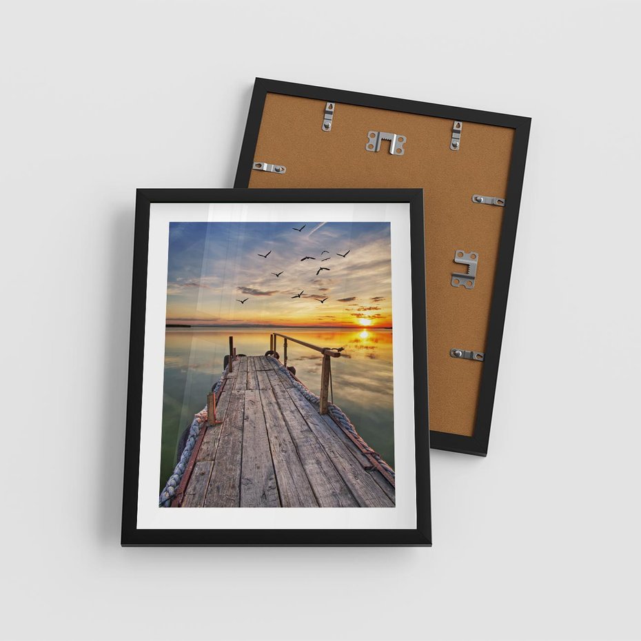 Plakat w ramie 40x50 - Spokojny pomost nad jeziorem - pomost, jezioro - rama czarna