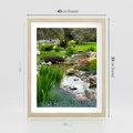 Plakat w ramie 40x50 - Ogródowy Strumyk - strumyk, ogród - rama drewno