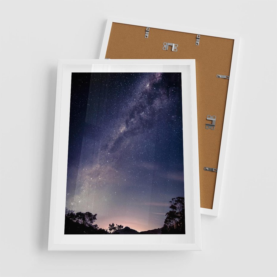 Plakat w ramie 50x70 - Gwiaździste Ujęcie - gwiaździste niebo, noc - rama biała