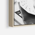 Obraz w ramie 50x50 - Makaroniki w Szarości - czarno biała fotografia, plakat - rama drewno