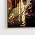 Obraz w ramie 50x50 - Spokojna Wenecja - gondolier w gondoli, kanały Wenecji - rama drewno