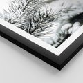 Plakat w ramie 50x70 - Chwila Zimowej Magii - iglasta gałązka, śnieg - rama czarna