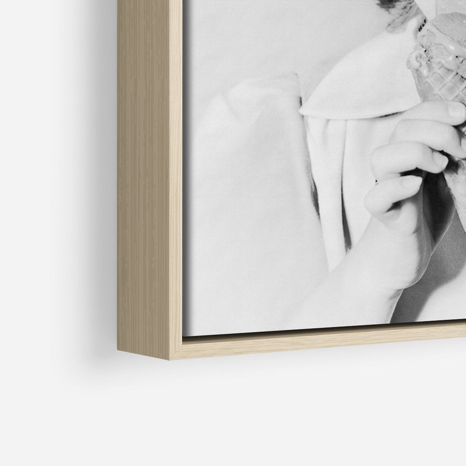 Obraz w ramie 50x70 - Pyszny Deser - retro zdjęcie, czarno białe - rama drewno