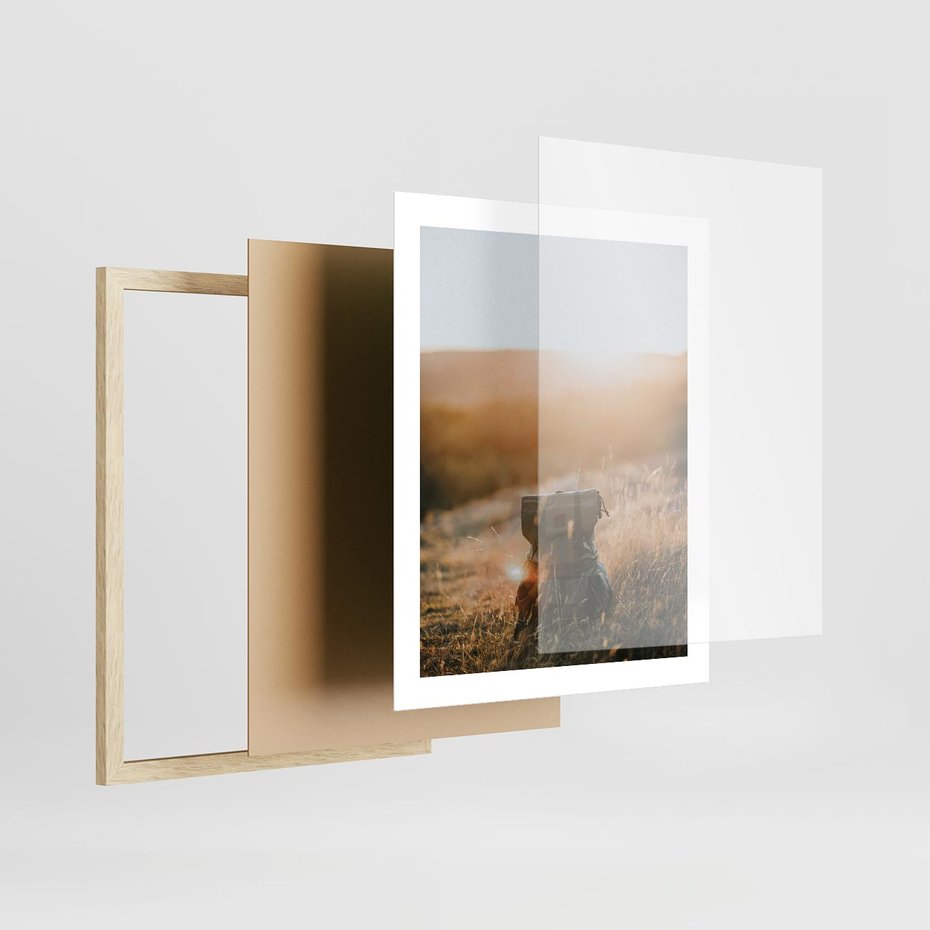 Plakat w ramie 40x50 - Podróżniczy bukiet na łące - plecak, podróż - rama drewno