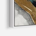 Obraz w ramie 70x100 - Refrakcje płynącej rzeczywistości - jak marmurowa rzeka, linie złota - rama biała