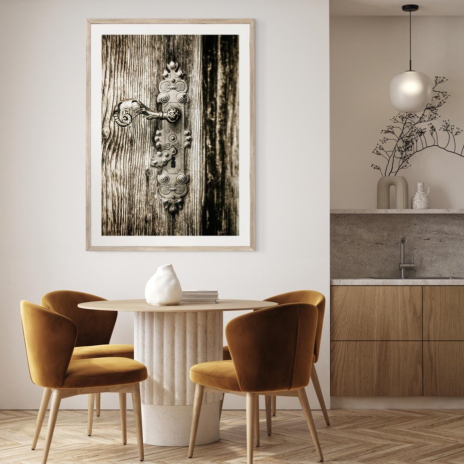 Plakat w ramie 40x50 - Stare Drzwi z Ozdobną Klamką - stare drzwi, klamka - rama drewno
