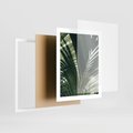 Plakat w ramie 40x50 - Tropikalne Uroki: Palmy i Zielone Liście - palmy, zielone liście - rama biała