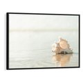Obraz w ramie 70x50 - Spokój Plaży - fotografia, biała muszla na plaży - rama czarna