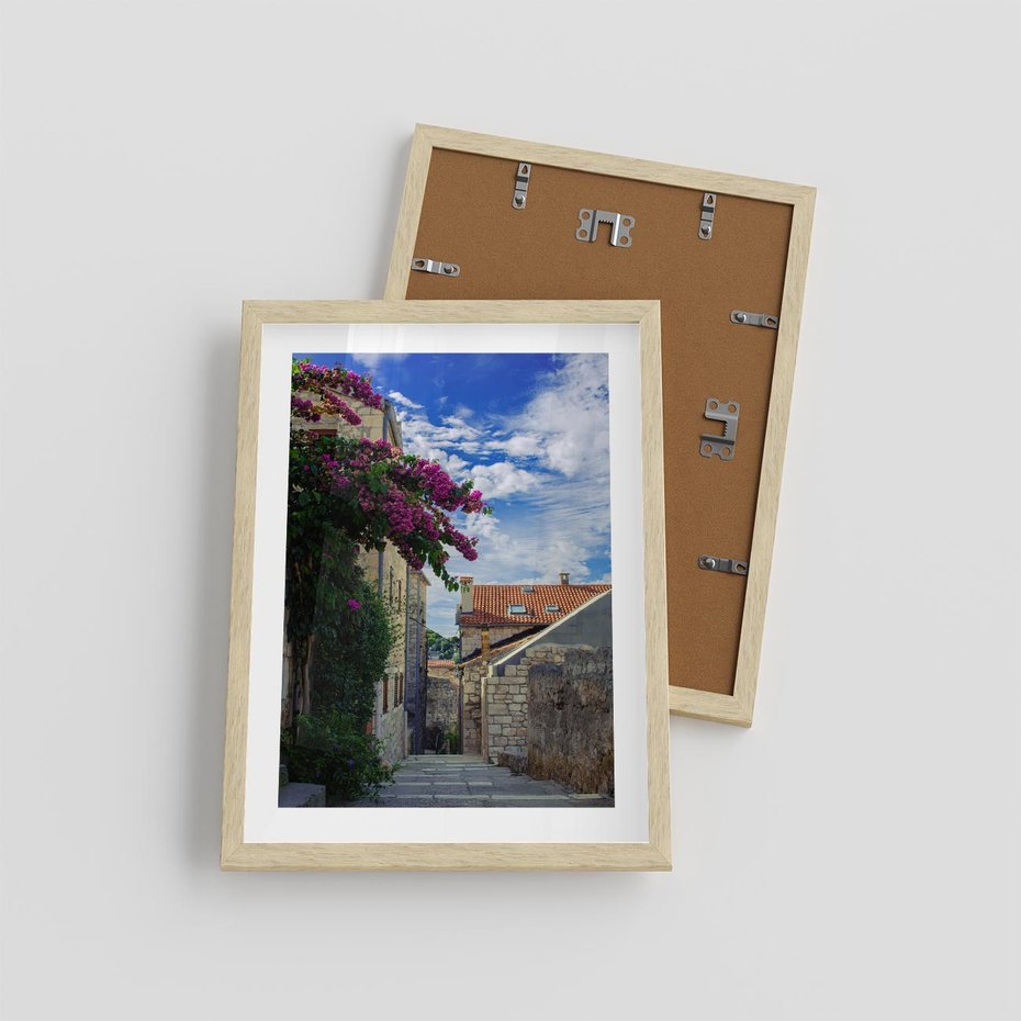 Plakat w ramie 30x40 - Uliczka: perspektywa w mieście - uliczka, perspektywa - rama drewno