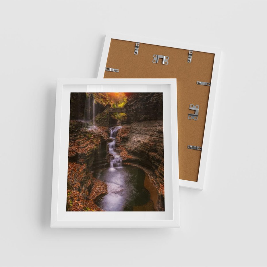 Plakat w ramie 40x50 - Barwna Harmonia - strumień, las - rama biała