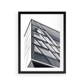 Plakat w ramie 30x40 - Architektura Przyszłości: Czarno-Białe Ujęcie - nowoczesna architektura, czarno białe zdjęcie - rama czarna