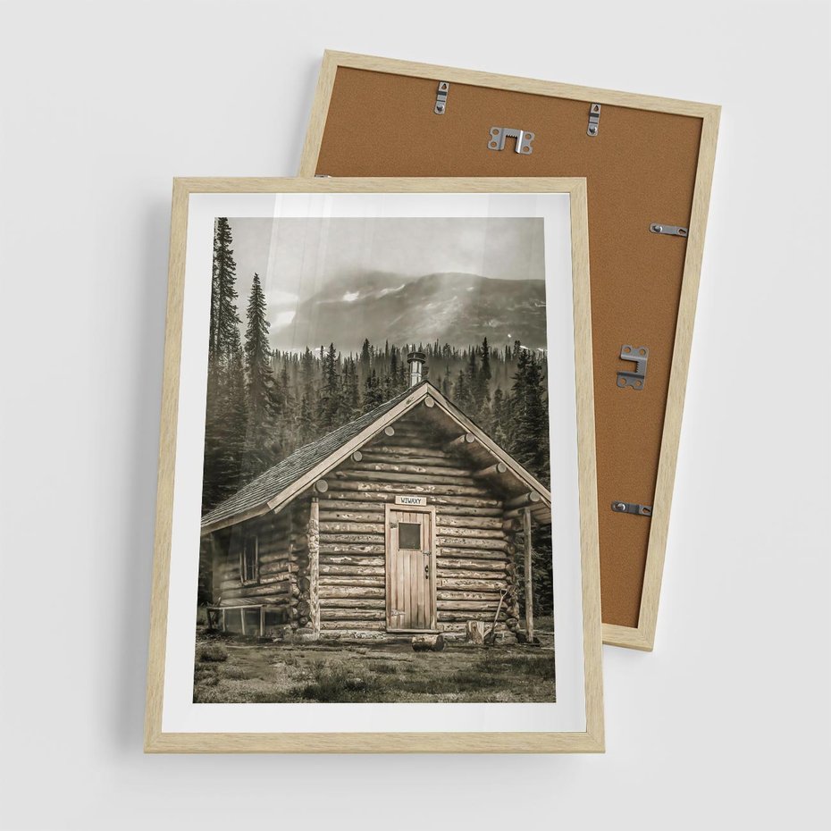Plakat w ramie 50x70 - Urok Drewnianej Chatki w Górach - chatka w górach, drewniany domek - rama drewno