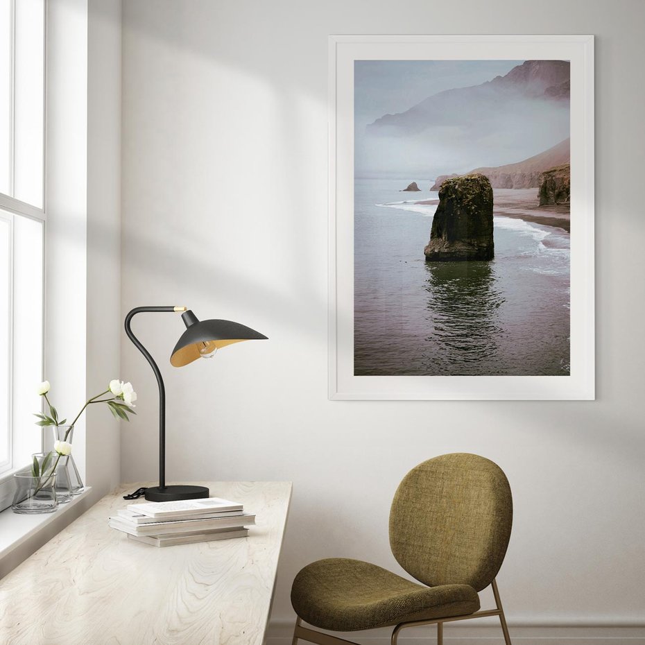 Plakat w ramie 50x70 - Północna Dzikość: Skaliste Klify nad Morzem - skały, klify - rama biała