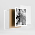 Plakat w ramie 40x50 - Liście w Czarno-Białej Fotografii - liście, roślina - rama biała