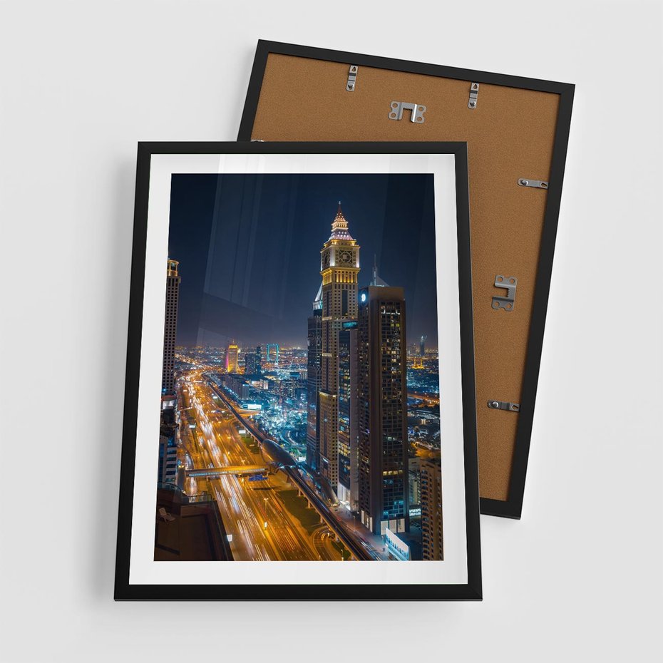 Plakat w ramie 50x70 - Nocna magia - miasto, noc - rama czarna