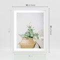 Plakat w ramie 40x50 - Eukaliptusowa Świeżość - eukaliptus, liście w koszu z wikliny - rama biała