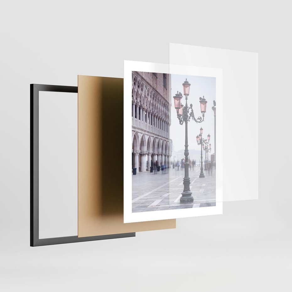 Plakat w ramie 40x50 - Przemijający urok miasta - miasto, uliczka - rama czarna