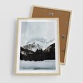 Plakat w ramie 50x70 - W Cieniu Śnieżnych Szczytów - górski krajobraz, zima - rama drewno