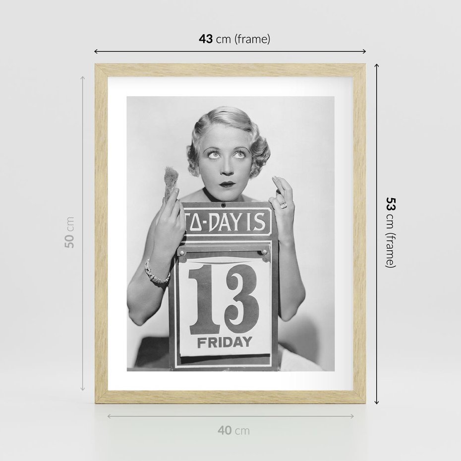 Plakat w ramie 40x50 - Czy to Pech - retro zdjęcie, czarno białe - rama drewno