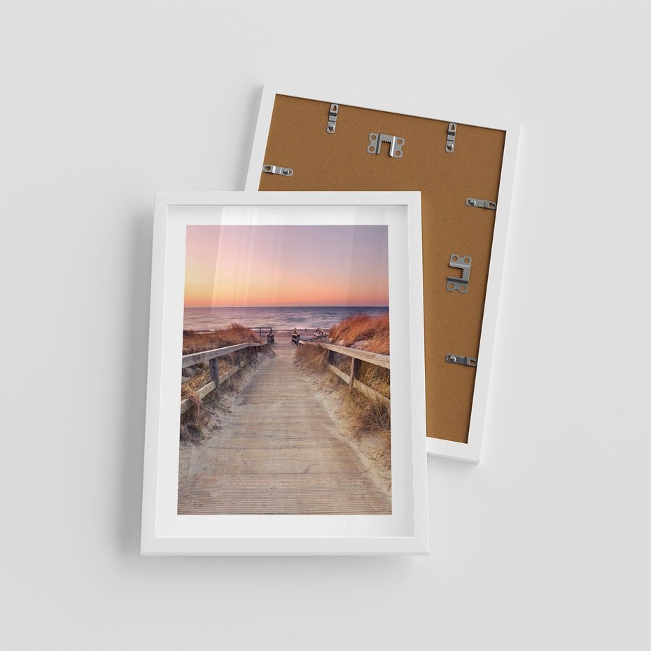 Plakat w ramie 30x40 - Spacer Wśród Przyboju - dróżka, morze - rama biała