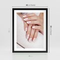 Plakat w ramie 40x50 - Piękno manicure - manicure, paznokcie - rama czarna