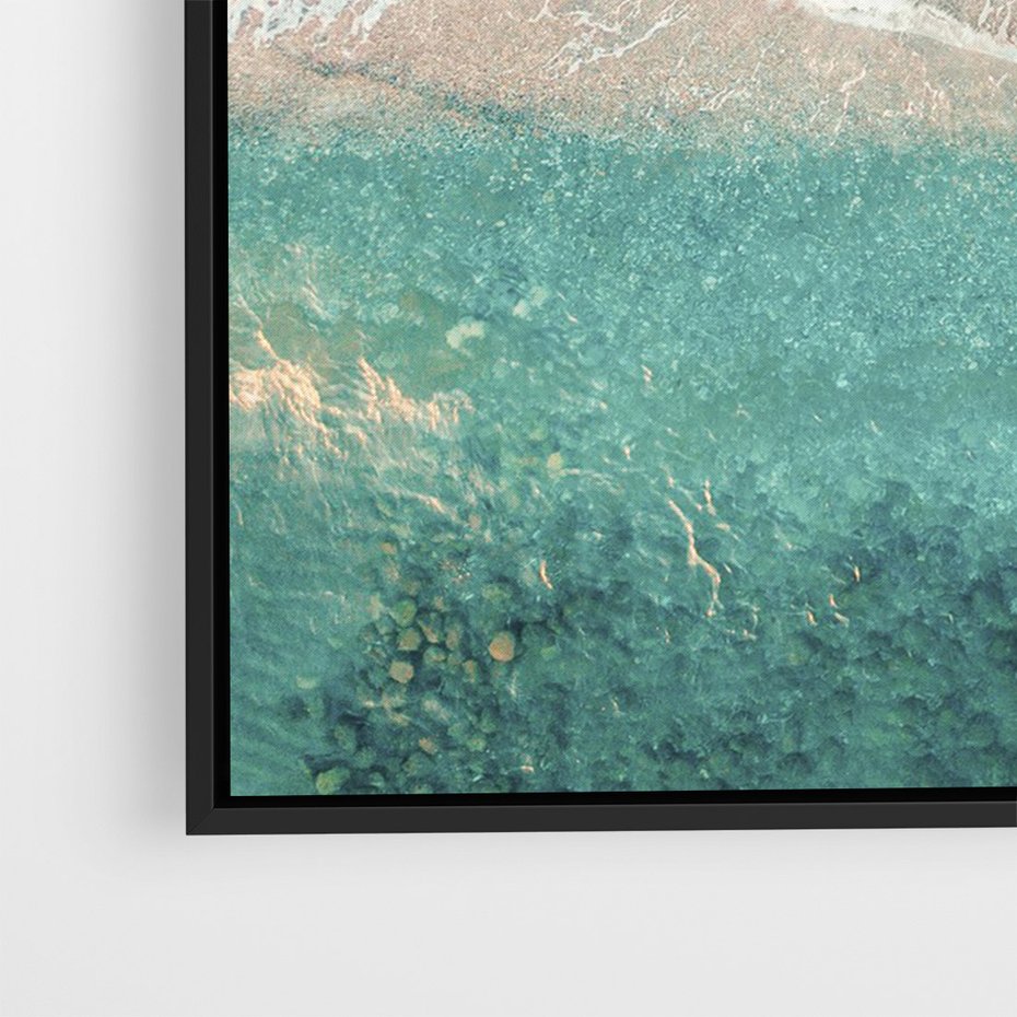 Obraz w ramie 50x70 - Oczy turkusu - fotografia, plaża - rama czarna
