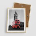 Plakat w ramie 50x70 - Autobusy w tętniącym życiem Londynie - Londyn, autobus - rama drewno