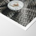 Plakat bez ramy 30x40 - Relaks z Kawą i Kocem - ciepły wełniany koc, kawa z bitą śmietaną