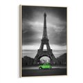 Obraz w ramie 70x100 - Paryskie Romantyczne Spotkanie - Eiffla, samochód - rama drewno
