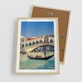 Plakat w ramie 50x70 - Romantyczna przejażdżka gondolą w Wenecji - Wenecja, gondola - rama drewno