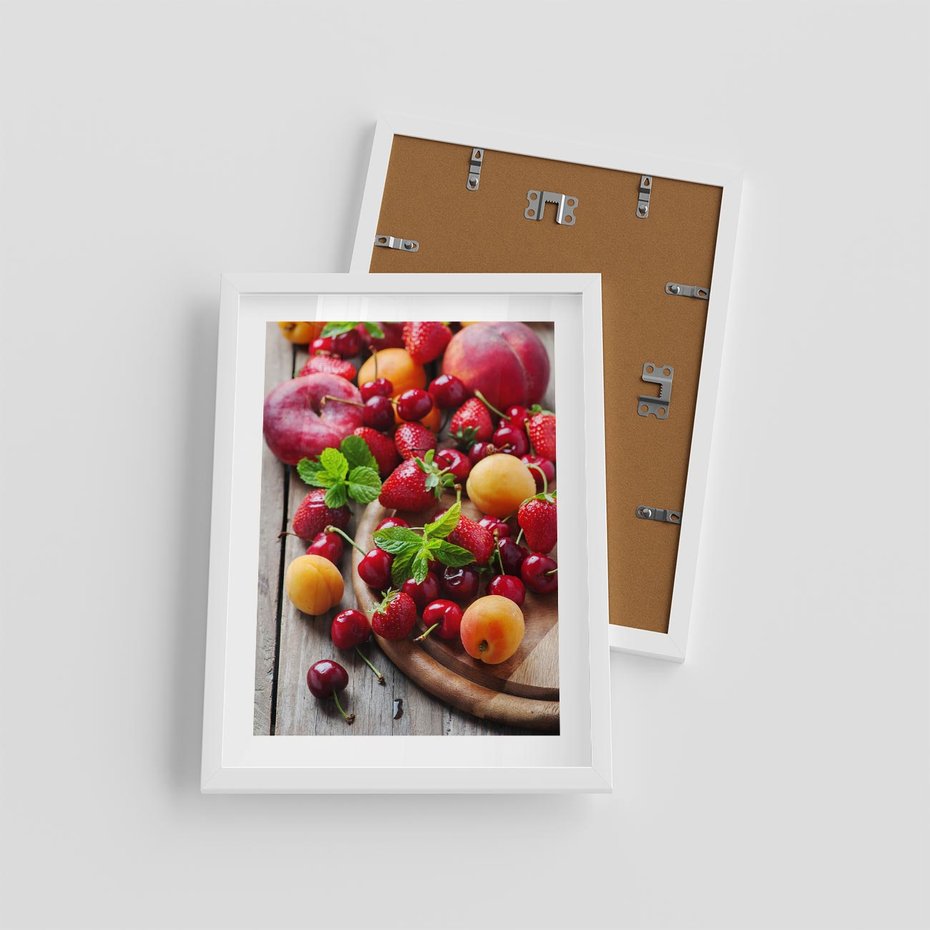 Plakat w ramie 30x40 - Owoce w restauracji artystycznie - owoce, restauracja - rama biała