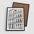 Plakat w ramie 50x70 - Urok Starej Kamienicy - budynki, miasto - rama czarna