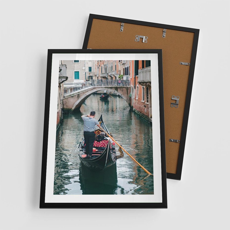 Plakat w ramie 50x70 - Kanały Wenecji - gondola, Wenecja - rama czarna