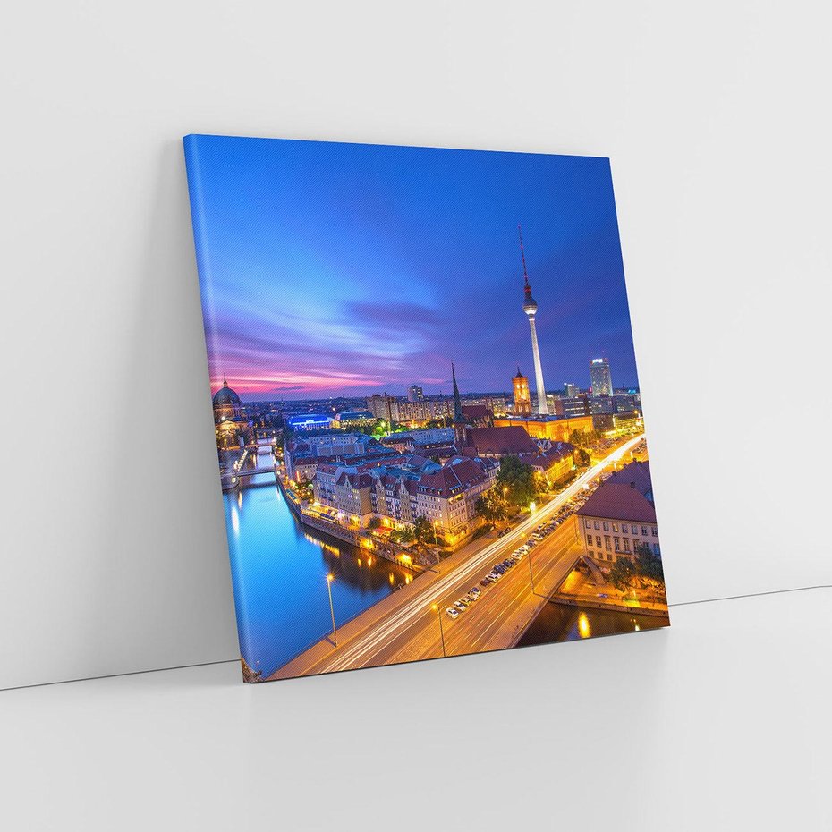 Obraz na płótnie 60x60 - Miasto nocą - tajemnicza atmosfera - Miasto, noc