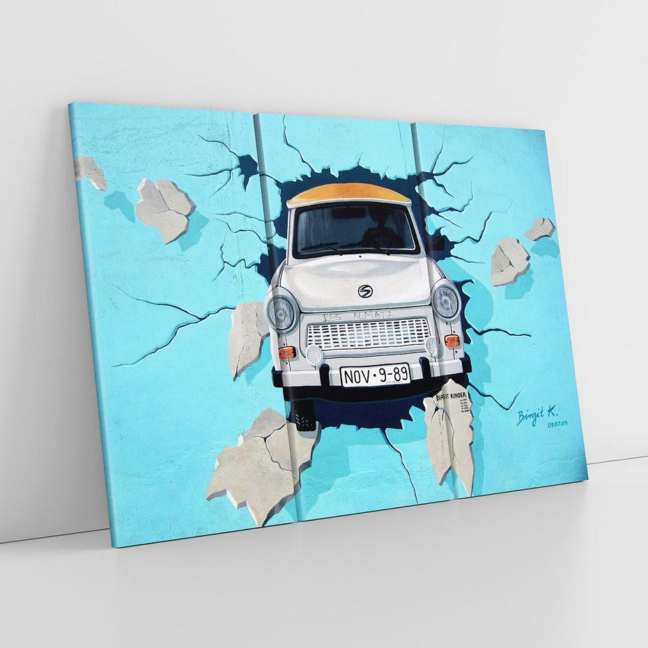 Obraz na płótnie 120x80 - Graffiti wśród gór artystyczne spojrzenie - samochód, graffiti