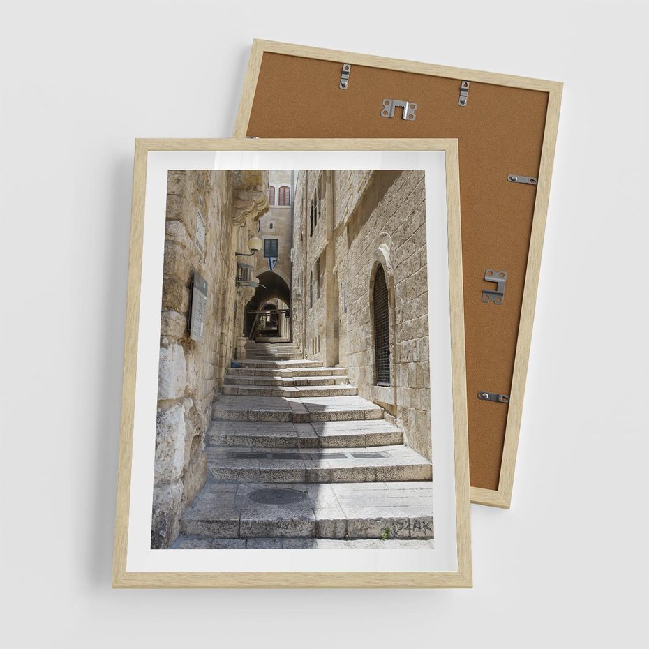 Plakat w ramie 50x70 - Urok uliczki: perspektywa miasta - uliczka, perspektywa - rama drewno