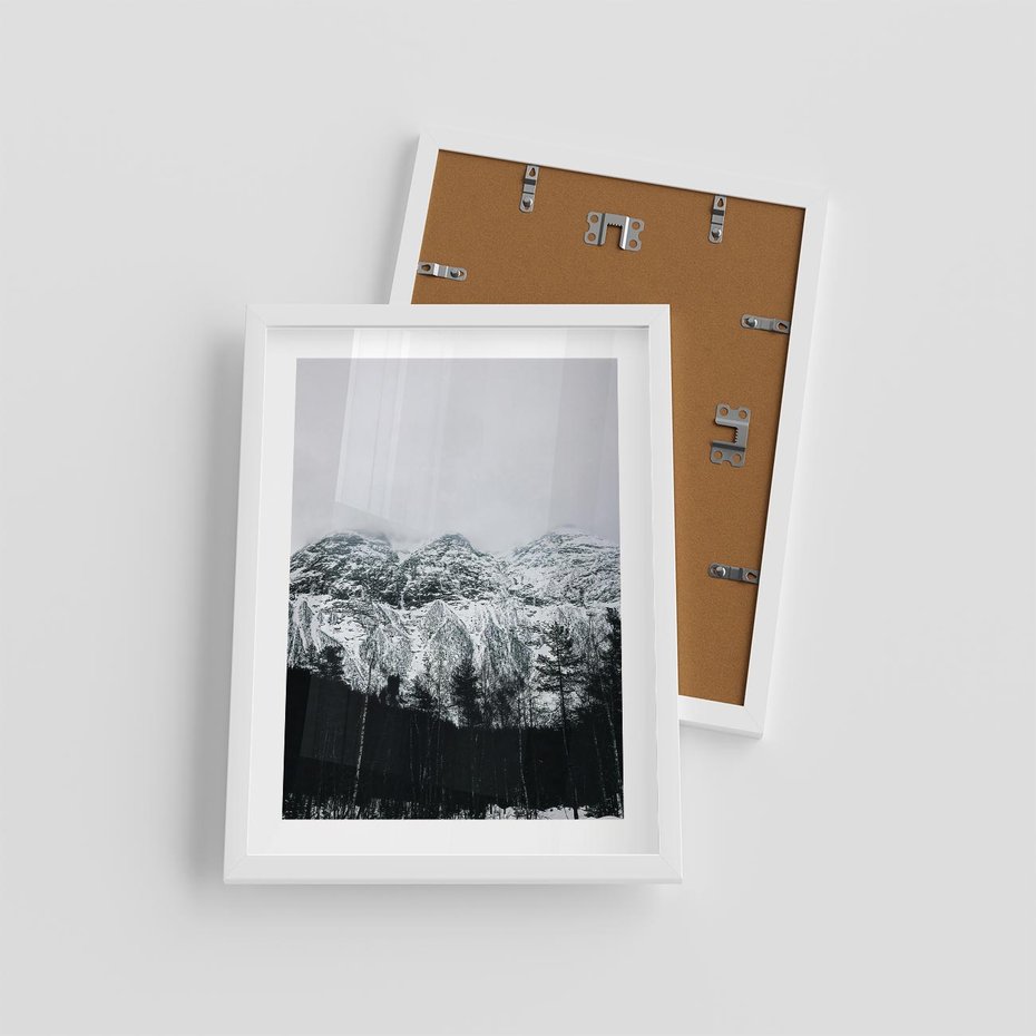 Plakat w ramie 30x40 - Zimowe Uroki Gór - góry ośnieżone, krajobraz górski - rama biała