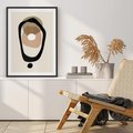 Plakat bez ramy 21x30 - Intrygujące Zaskoczenia - beżowa abstrakcyjna kompozycja, czarny akcent