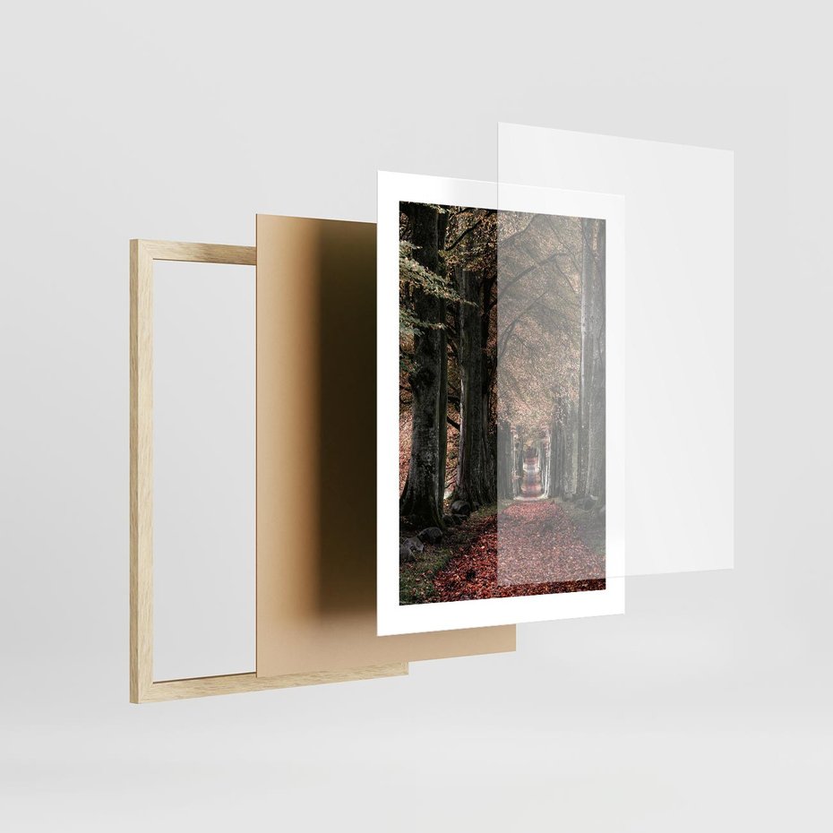 Plakat w ramie 30x40 - Spacer po Leśnej Drodze - ścieżka w lesie, jesień suche liście - rama drewno