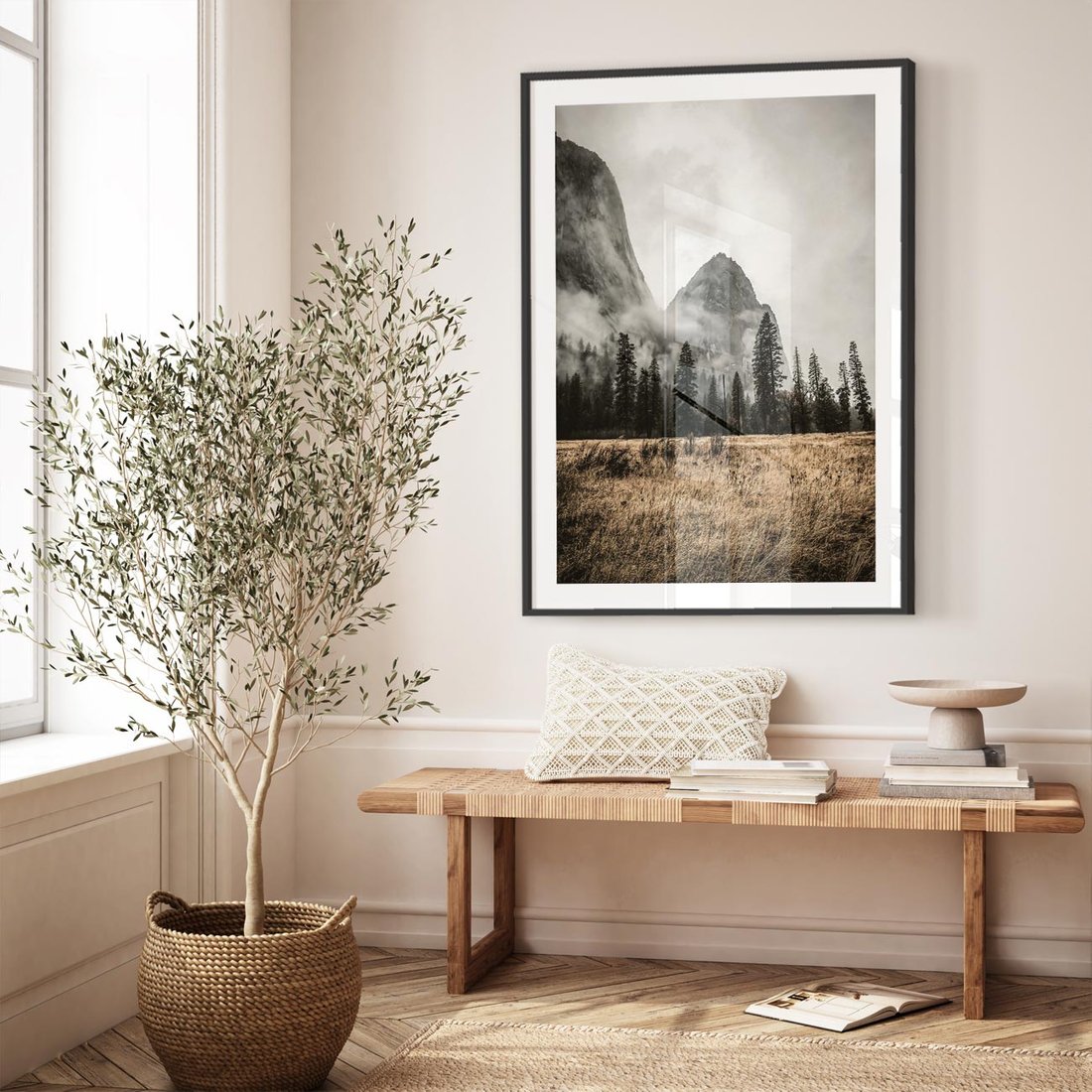 Plakat w ramie 50x70 - Mglisty Pejzaż Górski: Urok Niewidzialnośc - góry, krajobraz - rama czarna