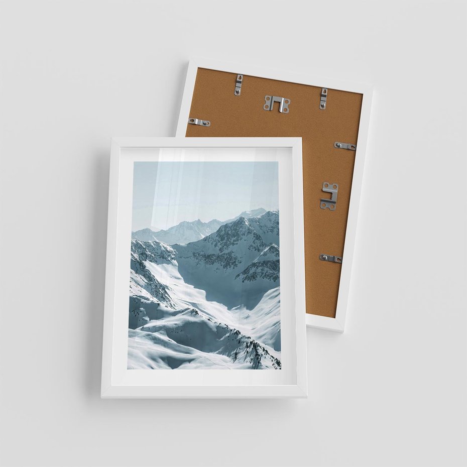 Plakat w ramie 30x40 - Surowość Gór - górskie szczyty, śnieg - rama biała